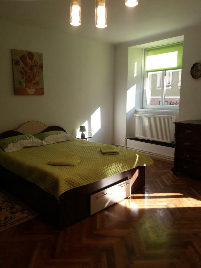 Charming Downtown Studio Brasov Exterior photo