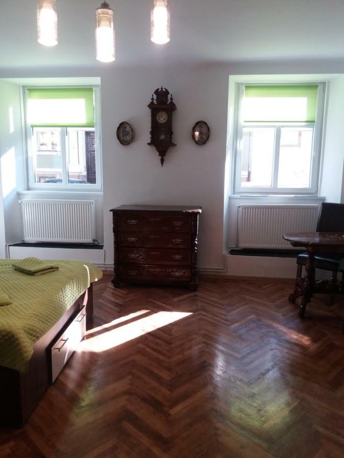 Charming Downtown Studio Brasov Exterior photo